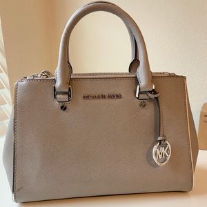 Small Sutton Michael Kors bag